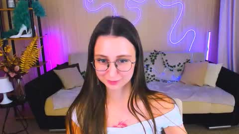 Snapshot of yourlovelystoryy chatting on September 20, 5:27 pm Vetta online show from September 20, 5:27 pm