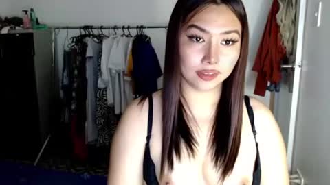 Snapshot of yourlovetifannyx chatting on February 3, 7:51 am tifanny online show from February 3, 7:51 am