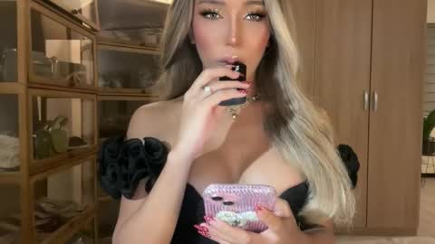 Pearl online show from September 25, 1:51 pm