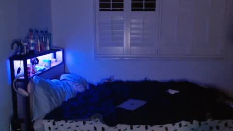 yourmila1 online show from February 18, 4:12 am