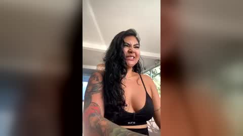 Mia online show from July 28, 10:20 pm