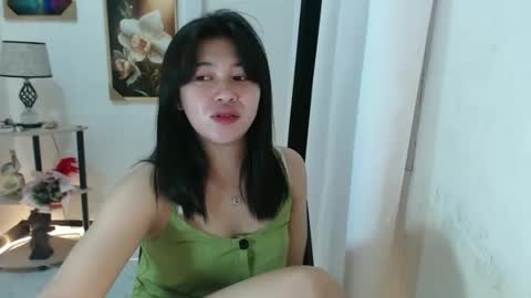 Snapshot of yourprettytrish chatting on February 20, 9:42 pm Trish online show from February 20, 9:42 pm