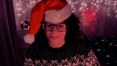 Yours Cosmic online show from December 21, 10:30 pm