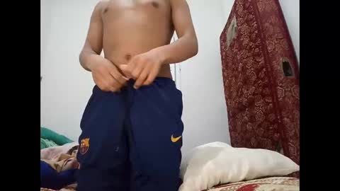 yoursexy150154 online show from May 4, 11:44 pm