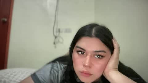 yoursexytowngirl online show from April 18, 12:07 pm