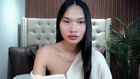yoursluttyashxx online show from February 11, 5:39 pm