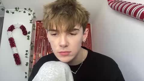 yoursweetyguy online show from January 19, 1:10 pm