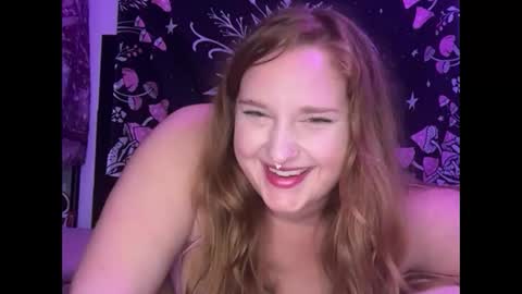 Snapshot of yourthickgingergoddess chatting on October 17, 3:21 am yourthickgingergoddess online show from October 17, 3:21 am