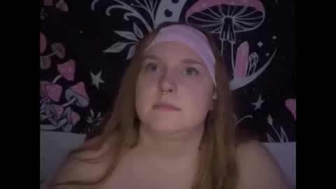 Snapshot of yourthickgingergoddess chatting on February 8, 4:36 am yourthickgingergoddess online show from February 8, 4:36 am
