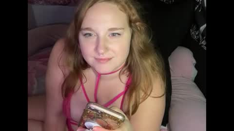 Snapshot of yourthickgingergoddess chatting on September 22, 6:28 am yourthickgingergoddess online show from September 22, 6:28 am