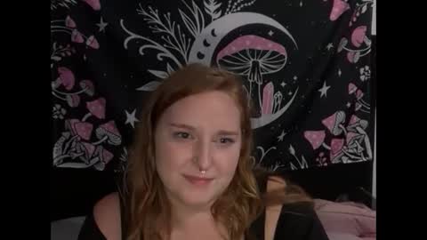 Snapshot of yourthickgingergoddess chatting on October 6, 9:38 am yourthickgingergoddess online show from October 6, 9:38 am