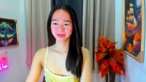 yourtinybunny online show from March 18, 11:05 am