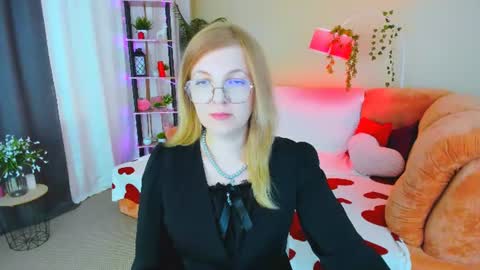 Alice online show from June 23, 9:39 am