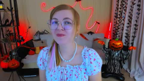 Alice online show from October 25, 9:19 am