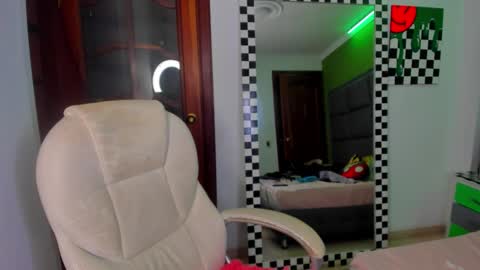 GI online show from December 4, 7:08 am