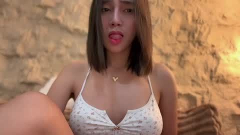 YowgineTheGreat online show from March 29, 8:49 am