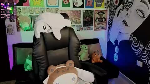    rawr   Anne Independent model      online show from September 10, 1:50 am