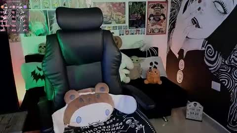    rawr   Anne Independent model      online show from October 19, 12:37 am