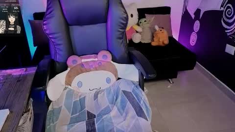    rawr   Anne Independent model      online show from February 13, 1:09 am