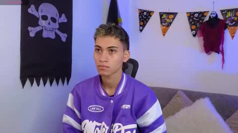 yulian_vasquez online show from October 20, 12:21 pm