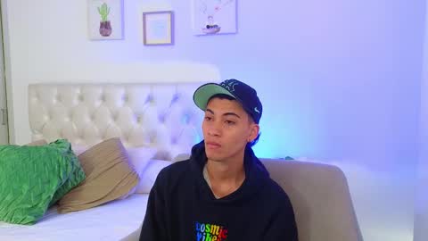 yulian_vasquez online show from February 3, 12:20 pm