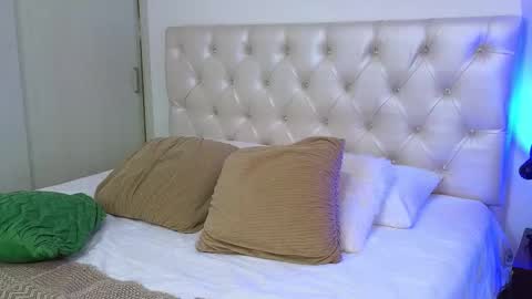 yulian_vasquez online show from January 13, 7:54 pm