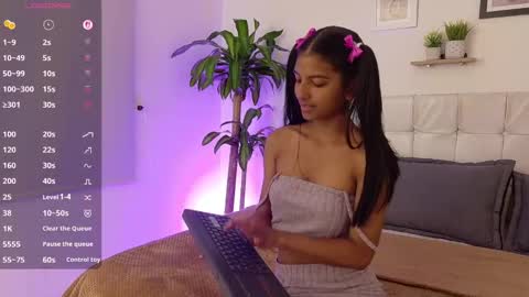 Snapshot of yuliethpetite chatting on September 28, 3:37 am yuliethpetite online show from September 28, 3:37 am