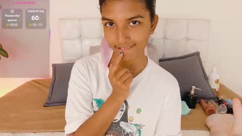 Snapshot of yuliethpetite chatting on September 19, 4:54 pm yuliethpetite online show from September 19, 4:54 pm