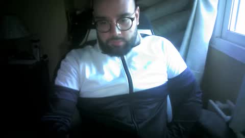 yulius_7 online show from November 3, 7:42 am