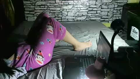 yummyhottiemom online show from February 26, 1:36 am