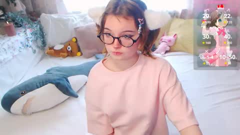 yuna_jin online show from May 14, 11:41 am