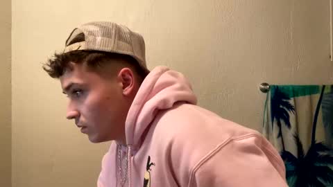 yungstudbev online show from February 18, 4:58 am