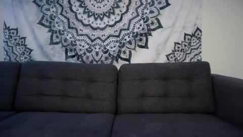 yurdreams_22 online show from October 26, 2:56 am