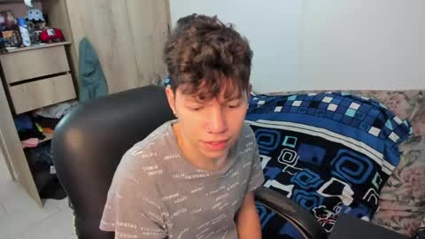 yurii_moody online show from April 21, 2:13 pm