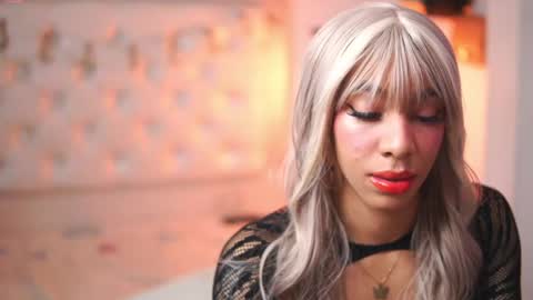 Yuyi Cam online show from October 6, 3:35 am