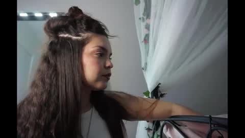 Snapshot of yyuckyy chatting on January 15, 2:49 am Yucky online show from January 15, 2:49 am