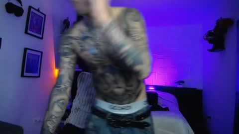 zac_muller1 online show from May 22, 12:12 pm