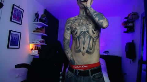 zac_muller1 online show from February 12, 6:39 am