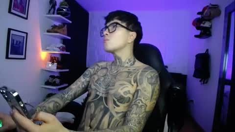 zac_muller1 online show from March 17, 5:45 am