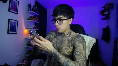 zac_muller1 online show from April 10, 7:35 am