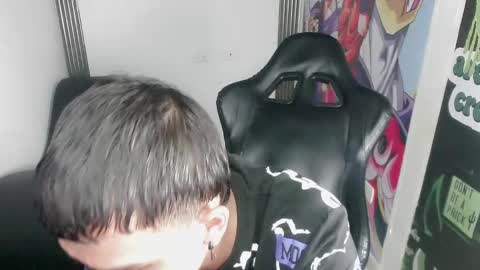 Snapshot of zacariass_ chatting on December 30, 9:27 am ZACARIAS online show from December 30, 9:27 am