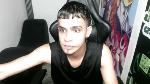 Snapshot of zacariass_ chatting on December 31, 10:12 pm ZACARIAS online show from December 31, 10:12 pm