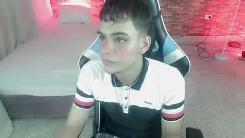 Snapshot of zacariass_ chatting on September 20, 7:33 am ZACARIAS online show from September 20, 7:33 am