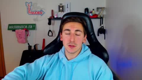 Zach Rhyder online show from December 27, 1:43 am