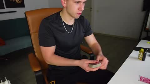 ZACK GILLIAN online show from May 12, 8:40 pm