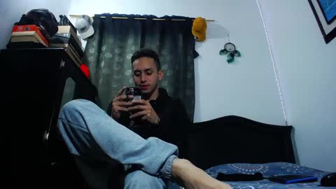 zackdriussyx online show from February 9, 4:57 am