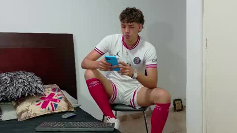 ZackMontiel07 online show from June 18, 12:16 am