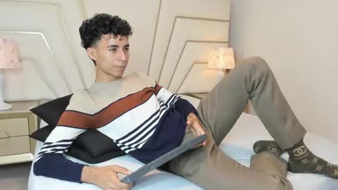 zahir_ashar online show from October 21, 11:15 am