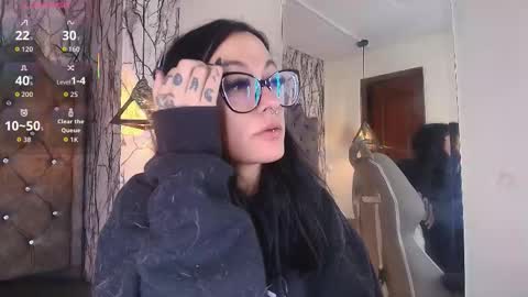   online show from November 23, 6:28 pm