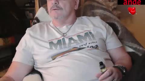 Snapshot of zander007 chatting on October 3, 3:20 pm zander007 online show from October 3, 3:20 pm